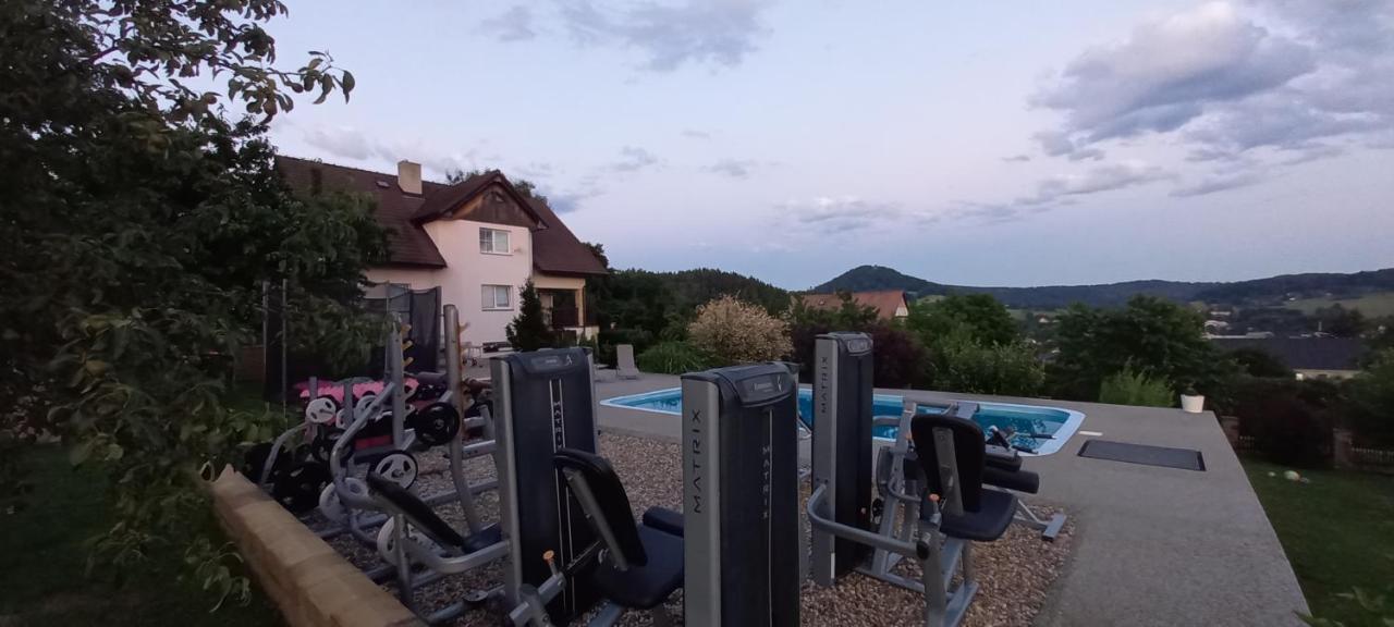 Vila Na Skalce Ceska Kamenice Luaran gambar