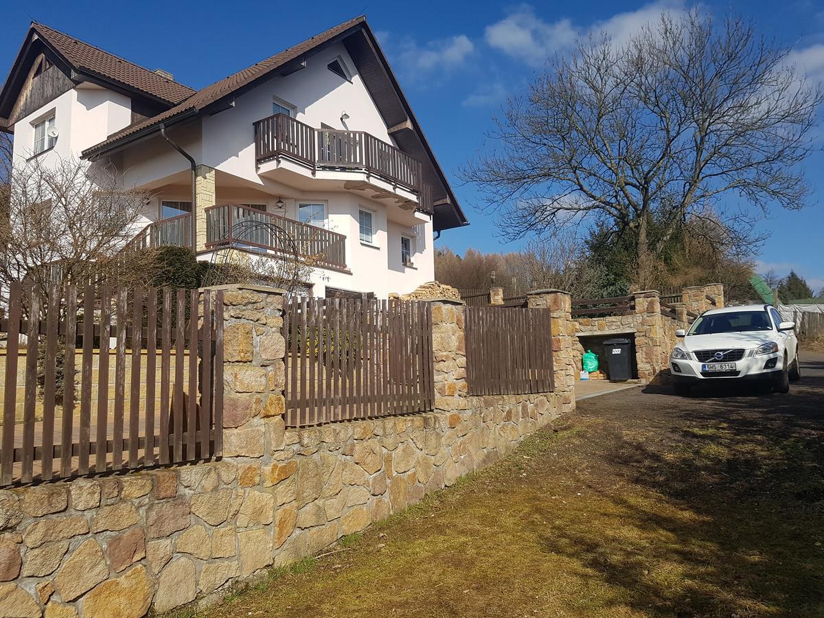 Vila Na Skalce Ceska Kamenice Luaran gambar